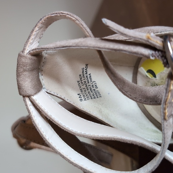 NINE WEST wedge heels with ankle strap- suede nude - Picture 11 of 12